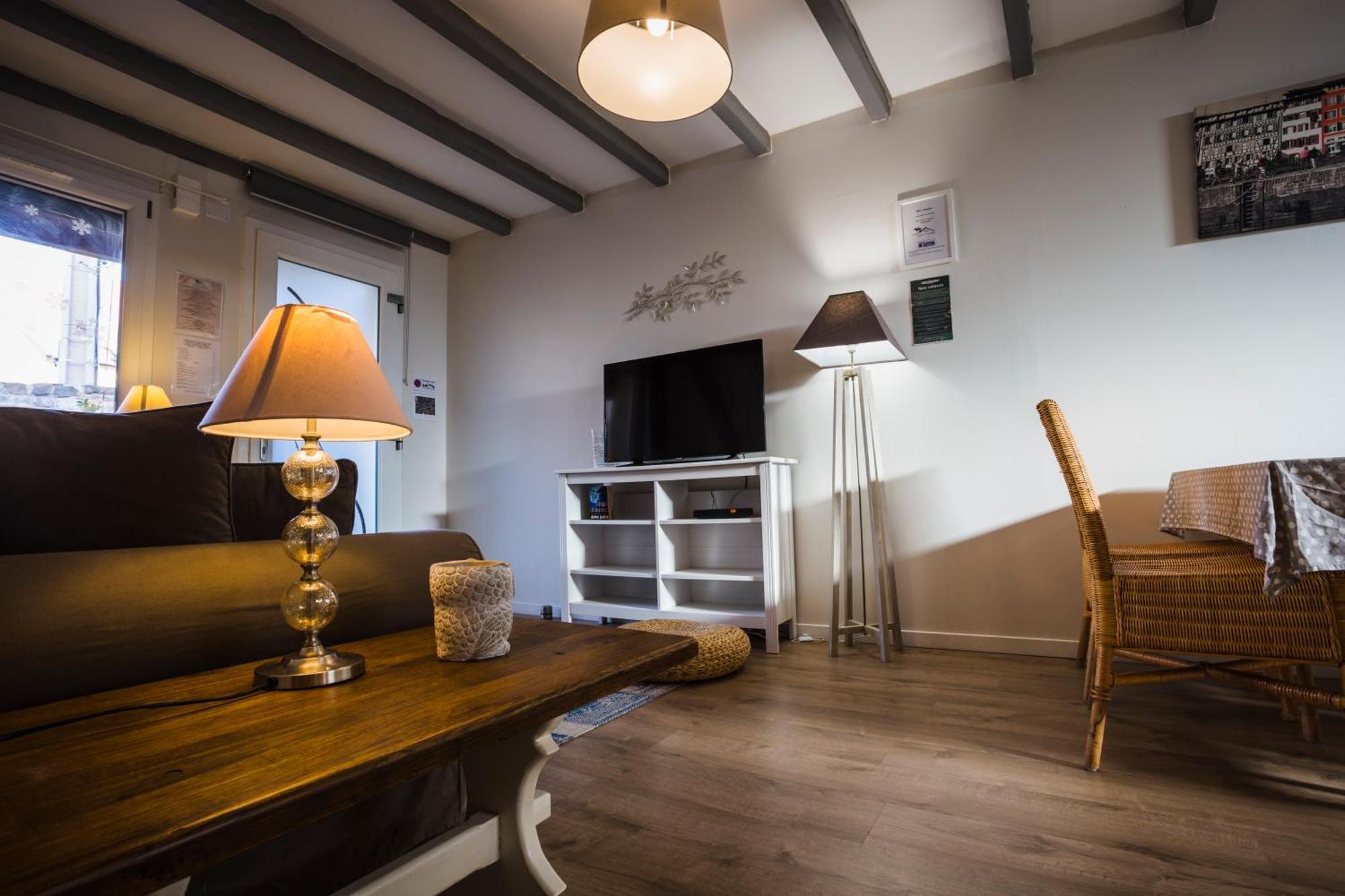 Meubles De Tourisme Griotte Et Cannelle Apartment Bergbieten Room photo