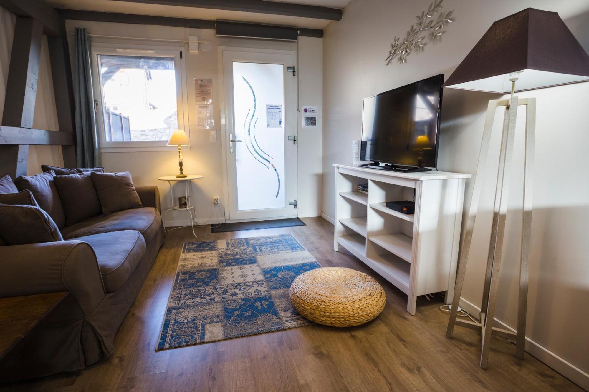 Meubles De Tourisme Griotte Et Cannelle Apartment Bergbieten Room photo